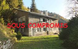 661 LES ROUSSES : Maison mitoyenne isolée