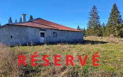 746 LAMOURA :  Ancienne loge entièrement à rénover