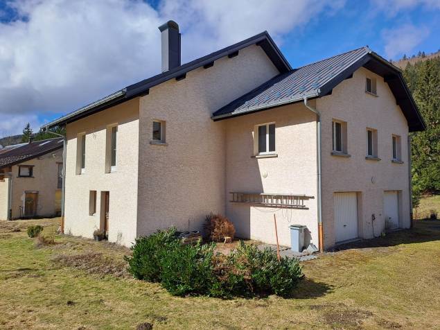 Maison de famille à vendre à Mijoux